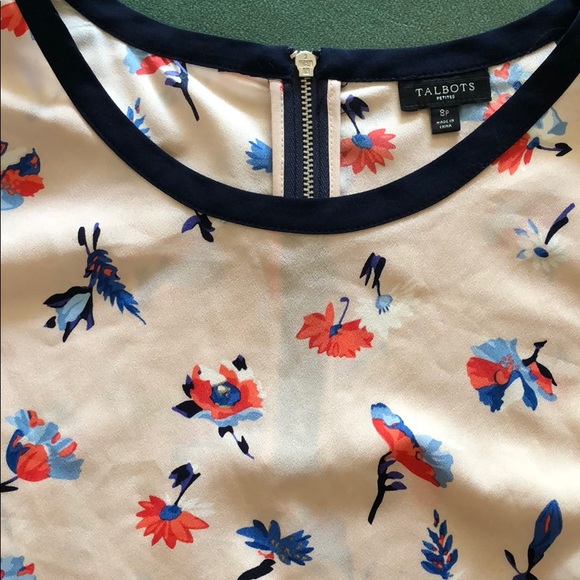 GUC Talbots floral blouse - size 8P - Picture 5 of 8